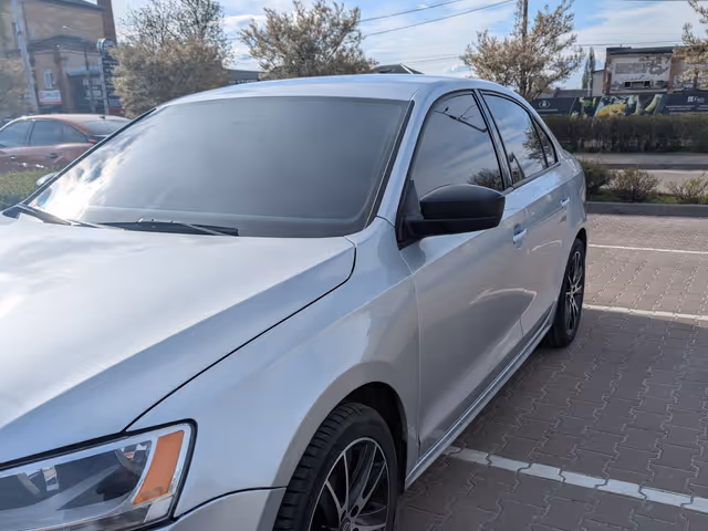 Volkswagen Jetta - фото 2