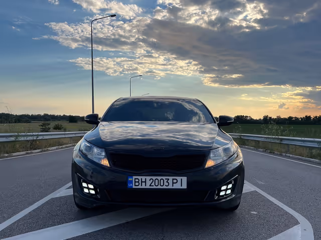 Kia K5 - фото 1
