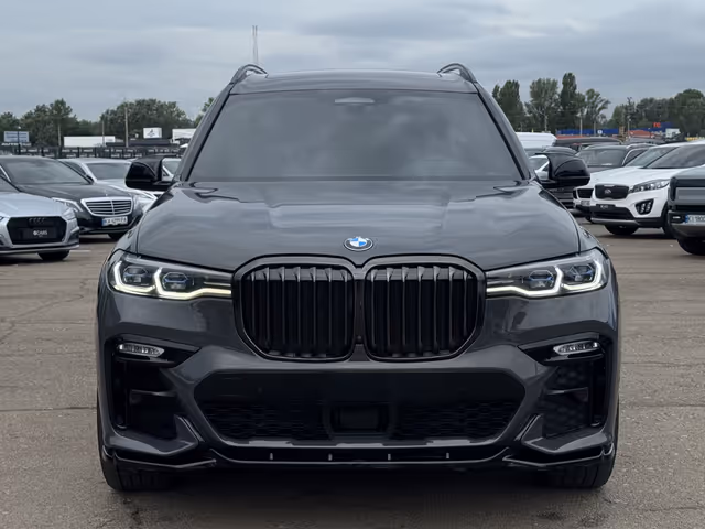 BMW X7 - фото 3