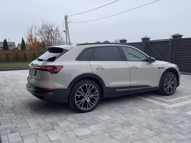 Audi e-tron Sportback - фото 3