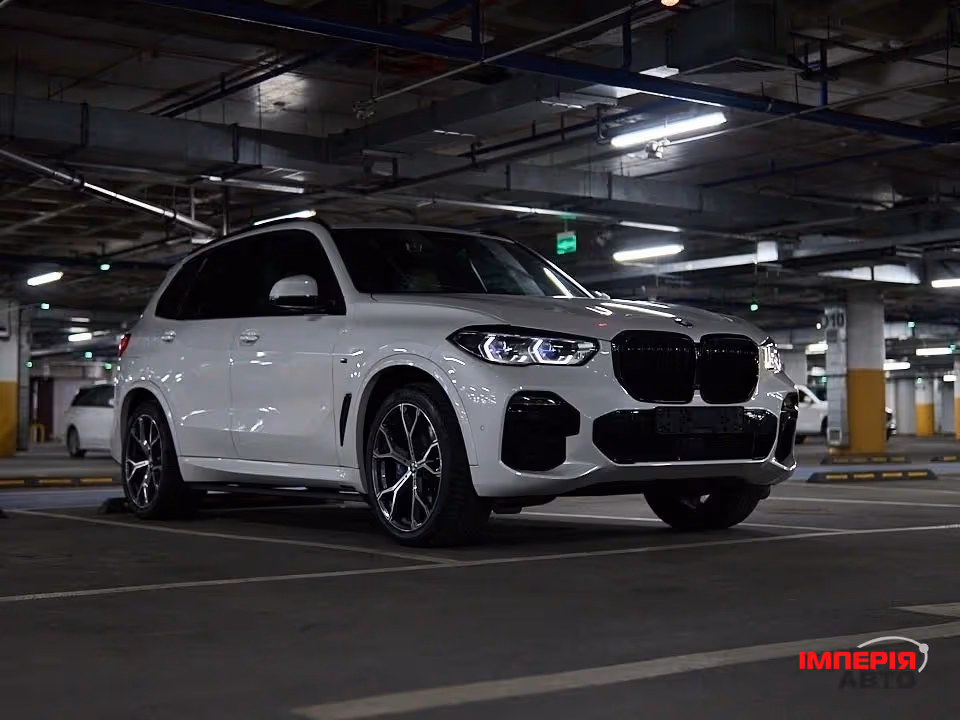 BMW X5 - фото 1