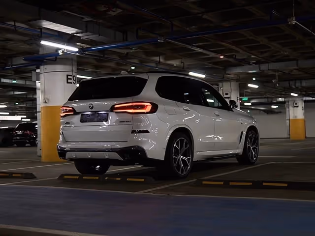 BMW X5 - фото 2