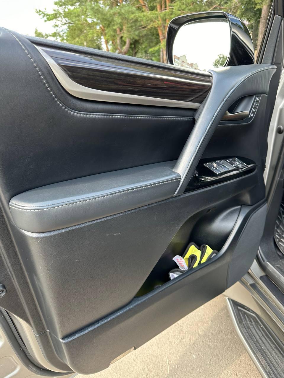 Lexus LX - фото 24