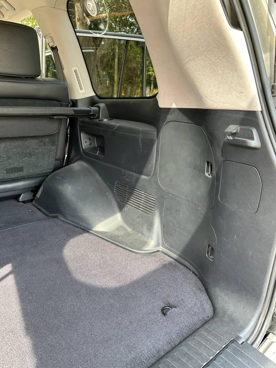 Lexus LX - фото 32