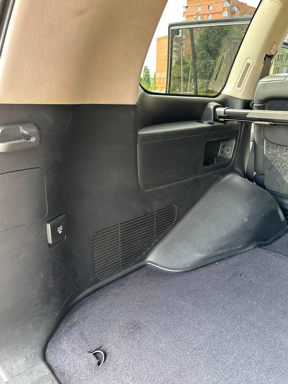 Lexus LX - фото 28