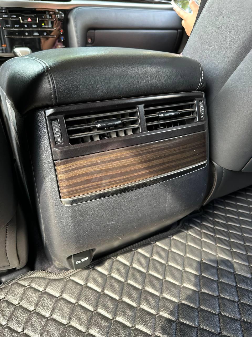 Lexus LX - фото 33