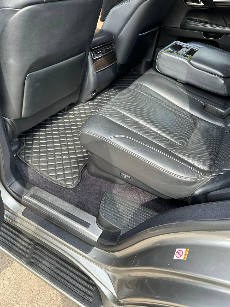 Lexus LX - фото 19