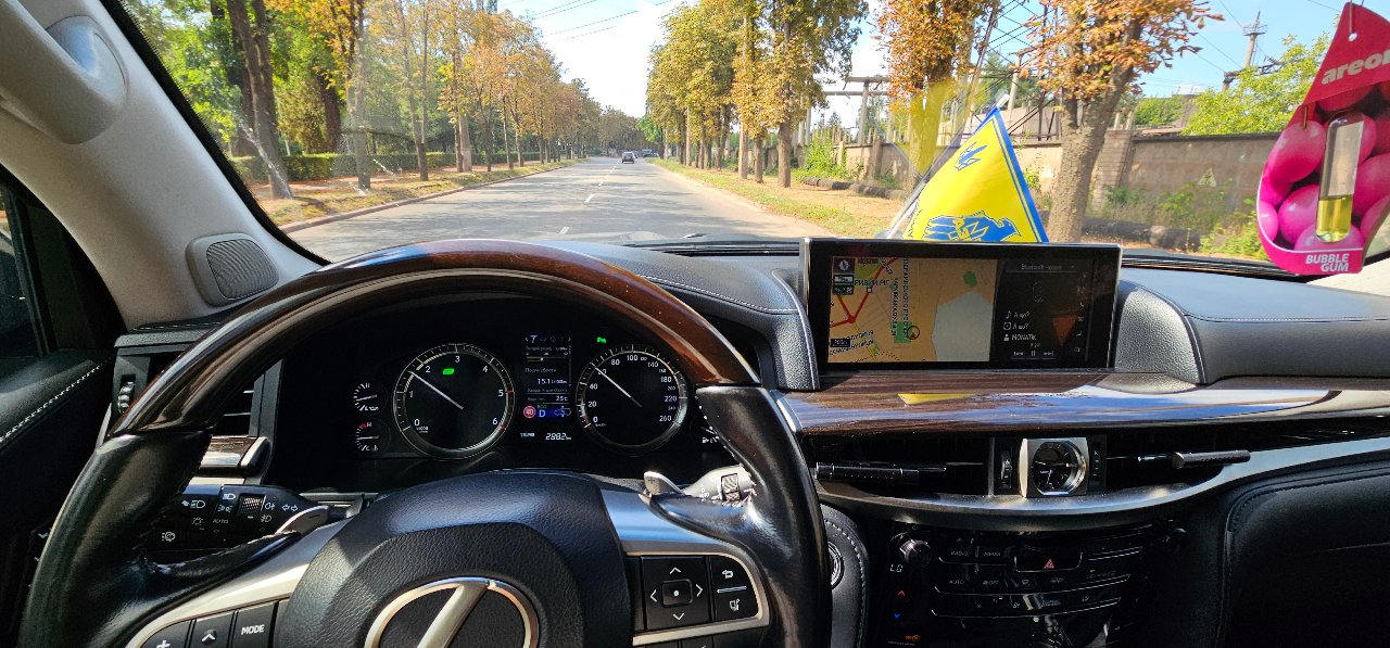 Lexus LX - фото 9
