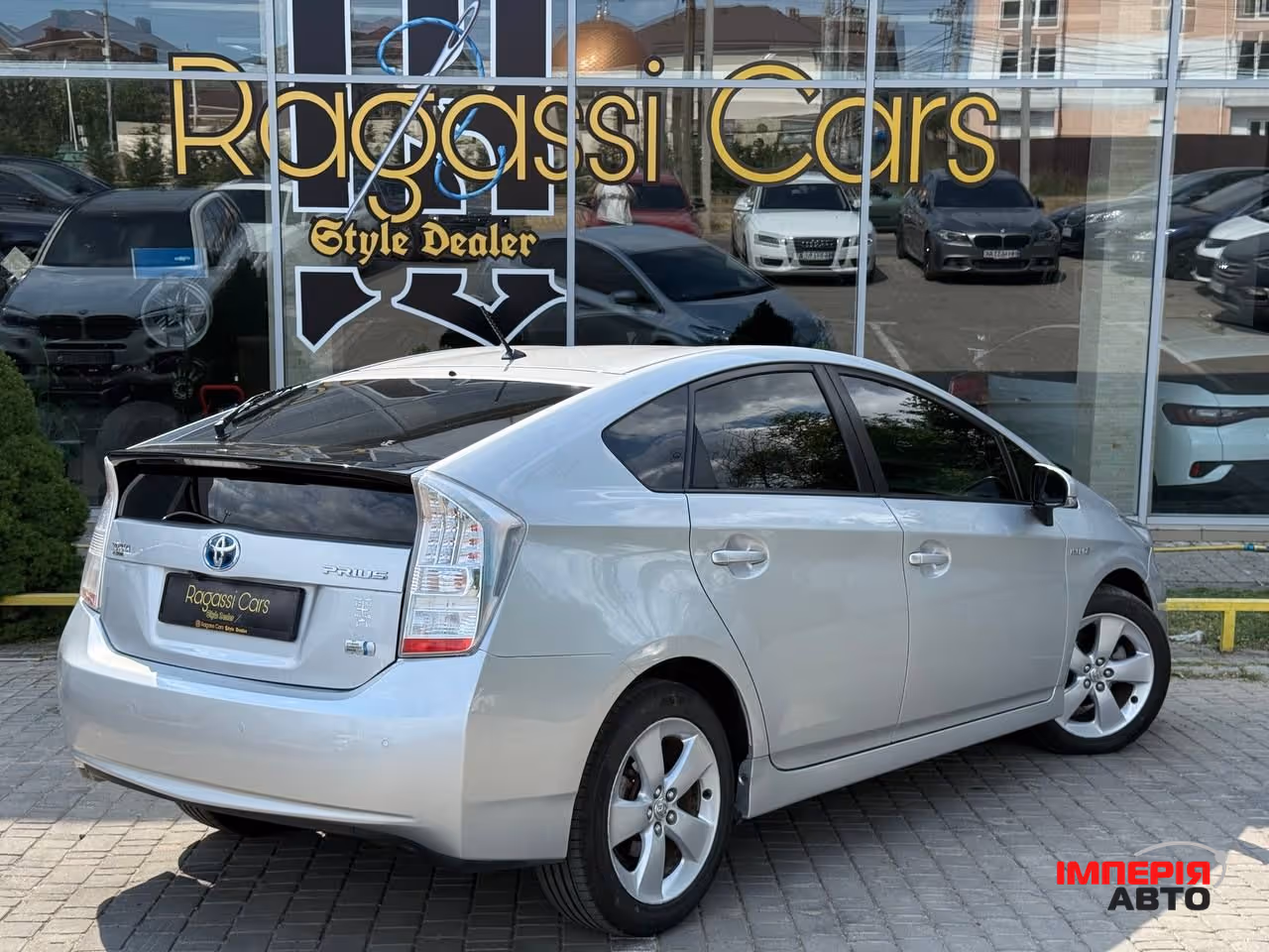 Toyota Prius - фото 3