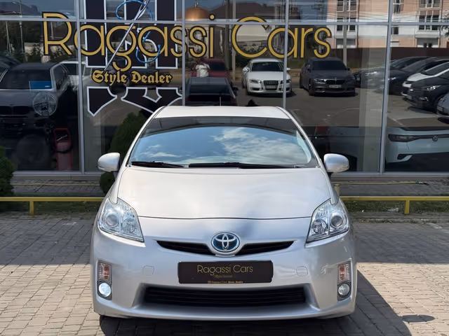 Toyota Prius - фото 4