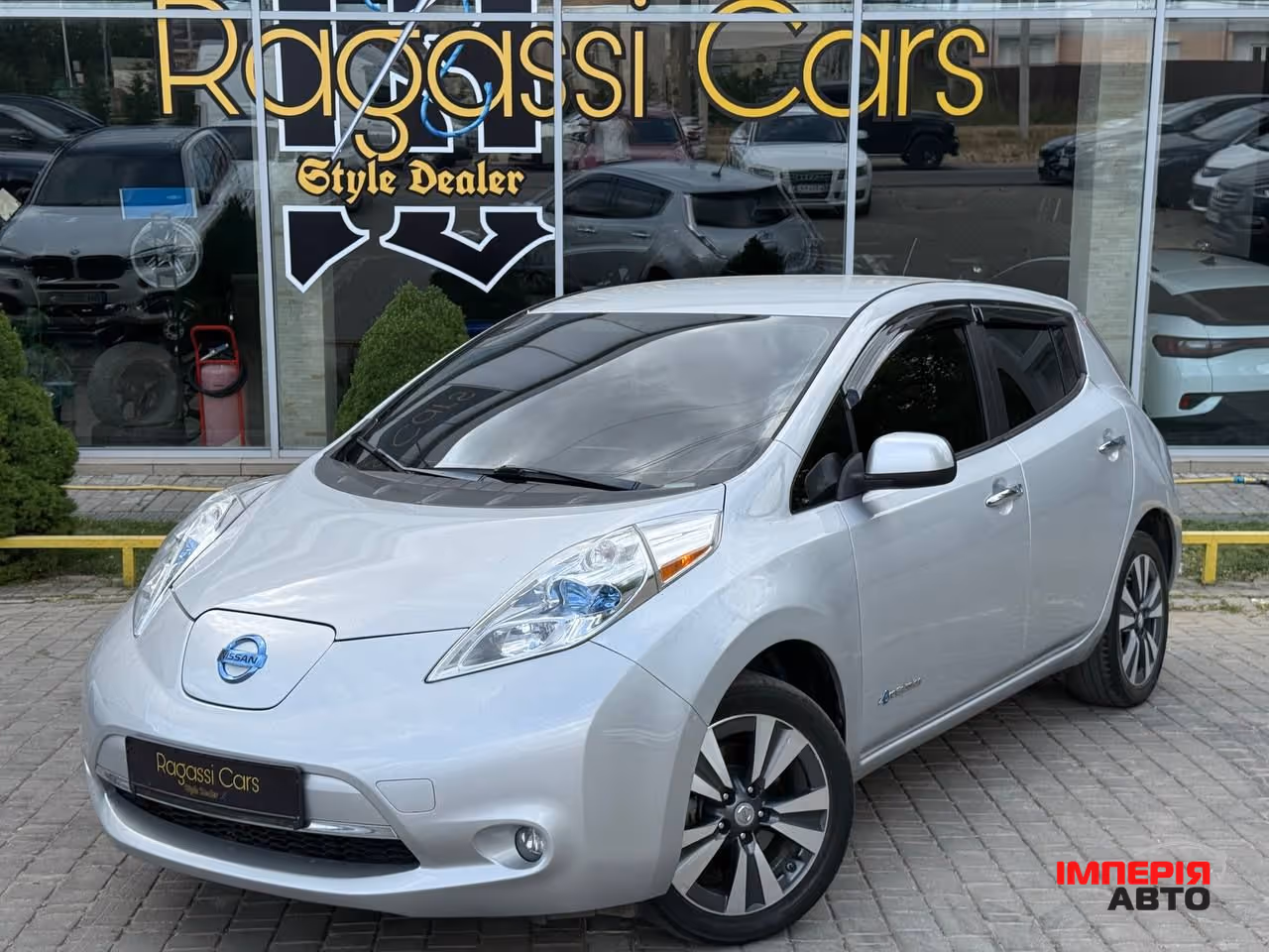 Nissan Leaf - фото 1