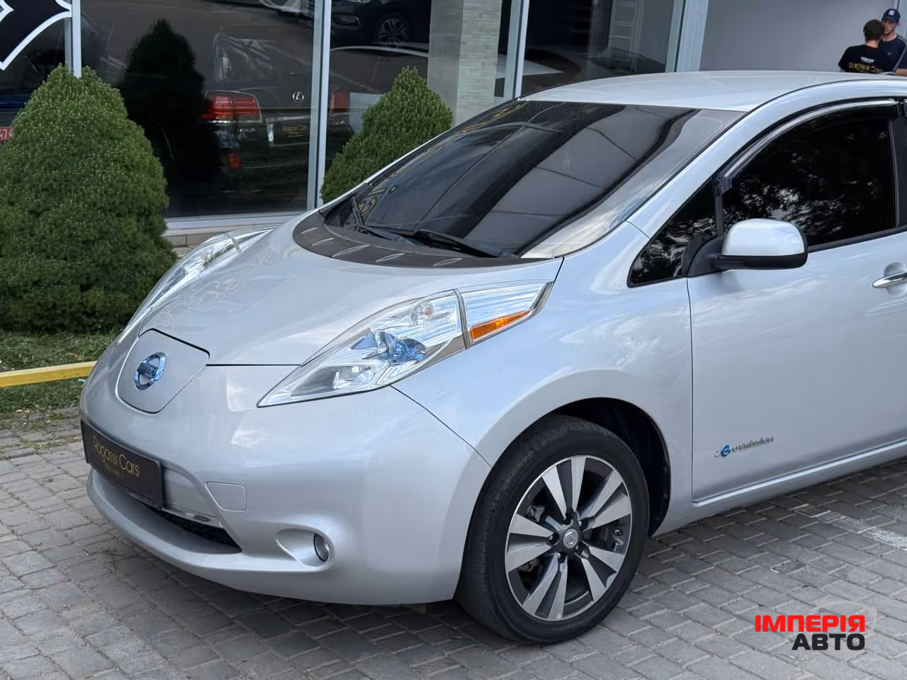 Nissan Leaf - фото 5