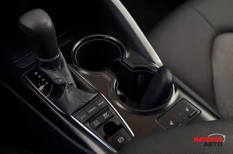 Toyota Camry - фото 8
