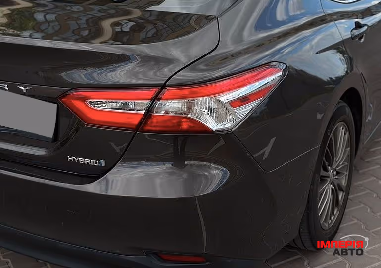 Toyota Camry - фото 2