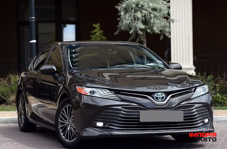 Toyota Camry - фото 4