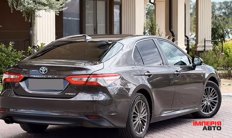 Toyota Camry - фото 6