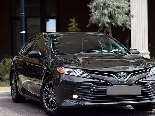 Toyota Camry - фото 4