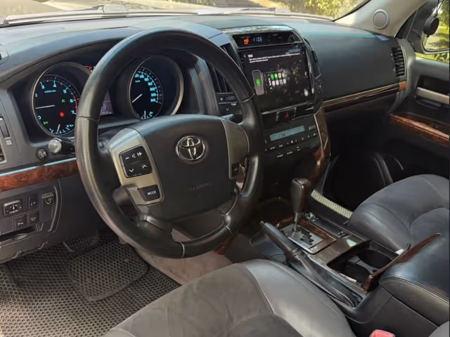 Toyota Land Cruiser - фото 5