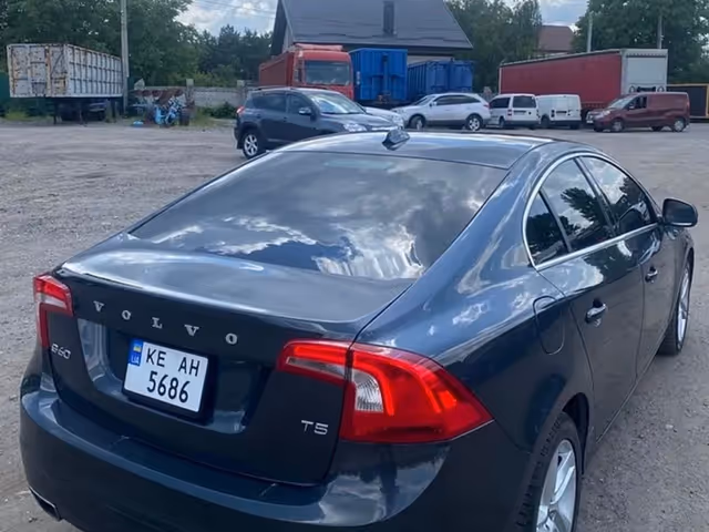 Volvo S60 - фото 4