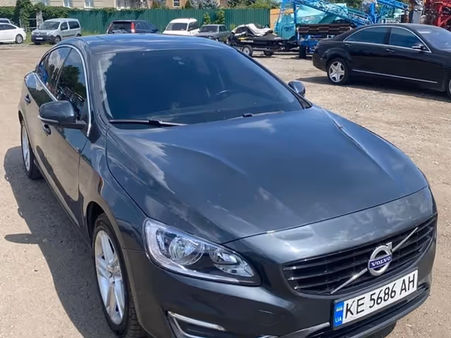 Volvo S60 - фото 2