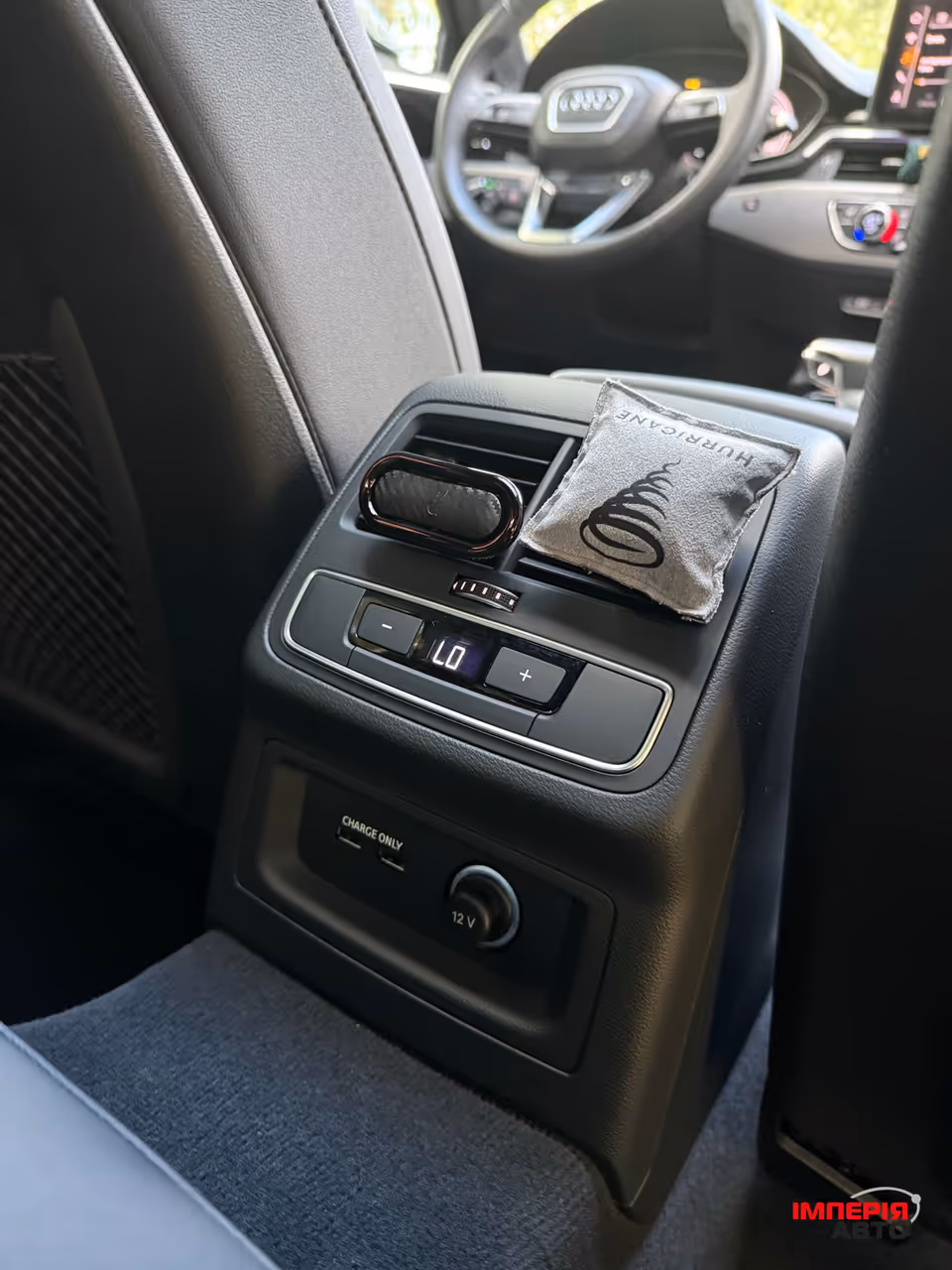 Audi A4 - фото 16