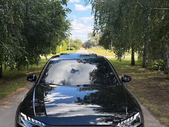 Audi A4 - фото 2