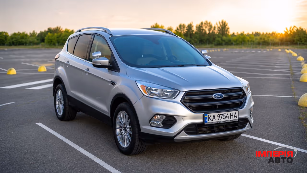 Ford Escape - фото 1