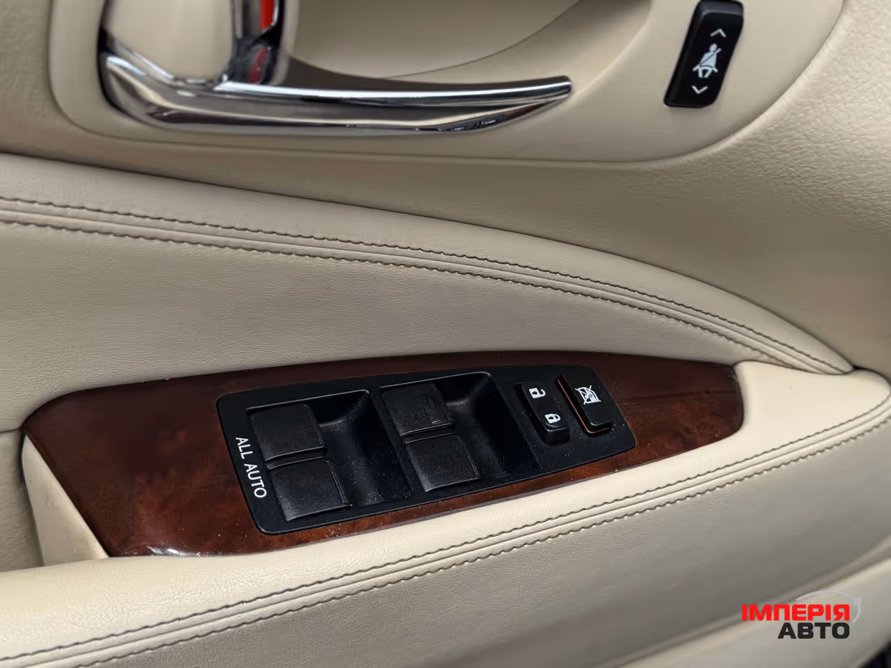 Lexus LS - фото 17