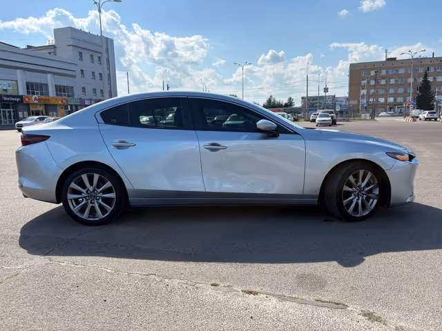 Mazda 3 - фото 4