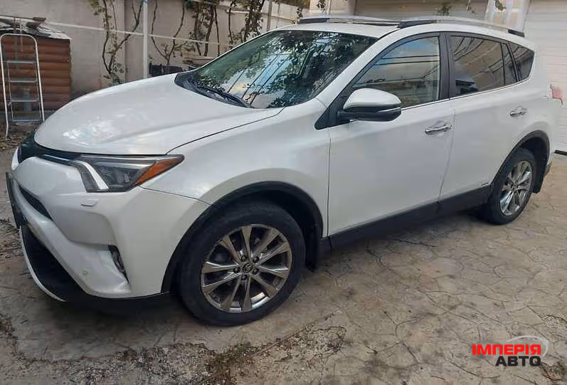 Toyota RAV4 - фото 2