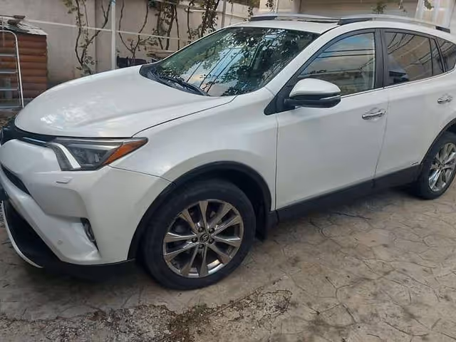 Toyota RAV4 - фото 2