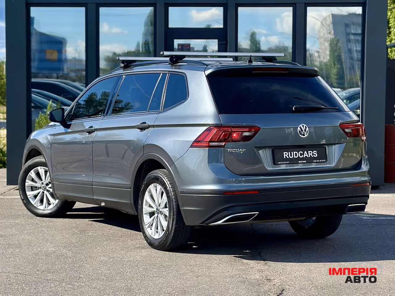 Volkswagen Tiguan - фото 4