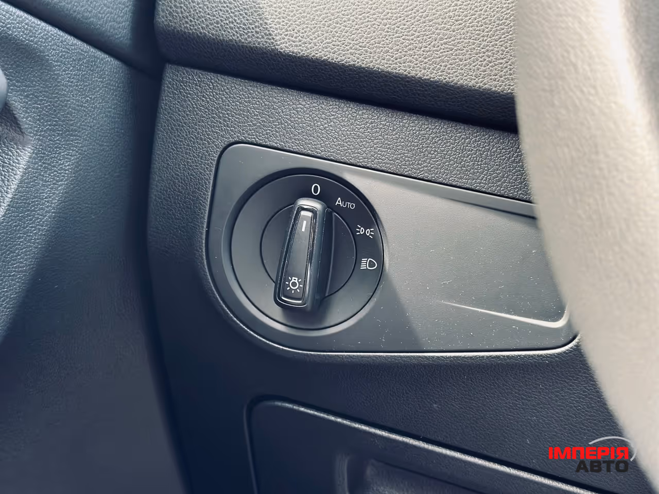 Volkswagen Tiguan - фото 12
