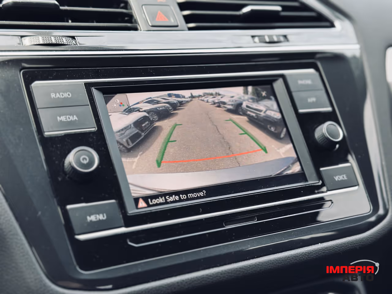 Volkswagen Tiguan - фото 13