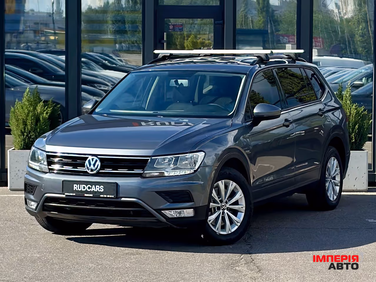 Volkswagen Tiguan - фото 1