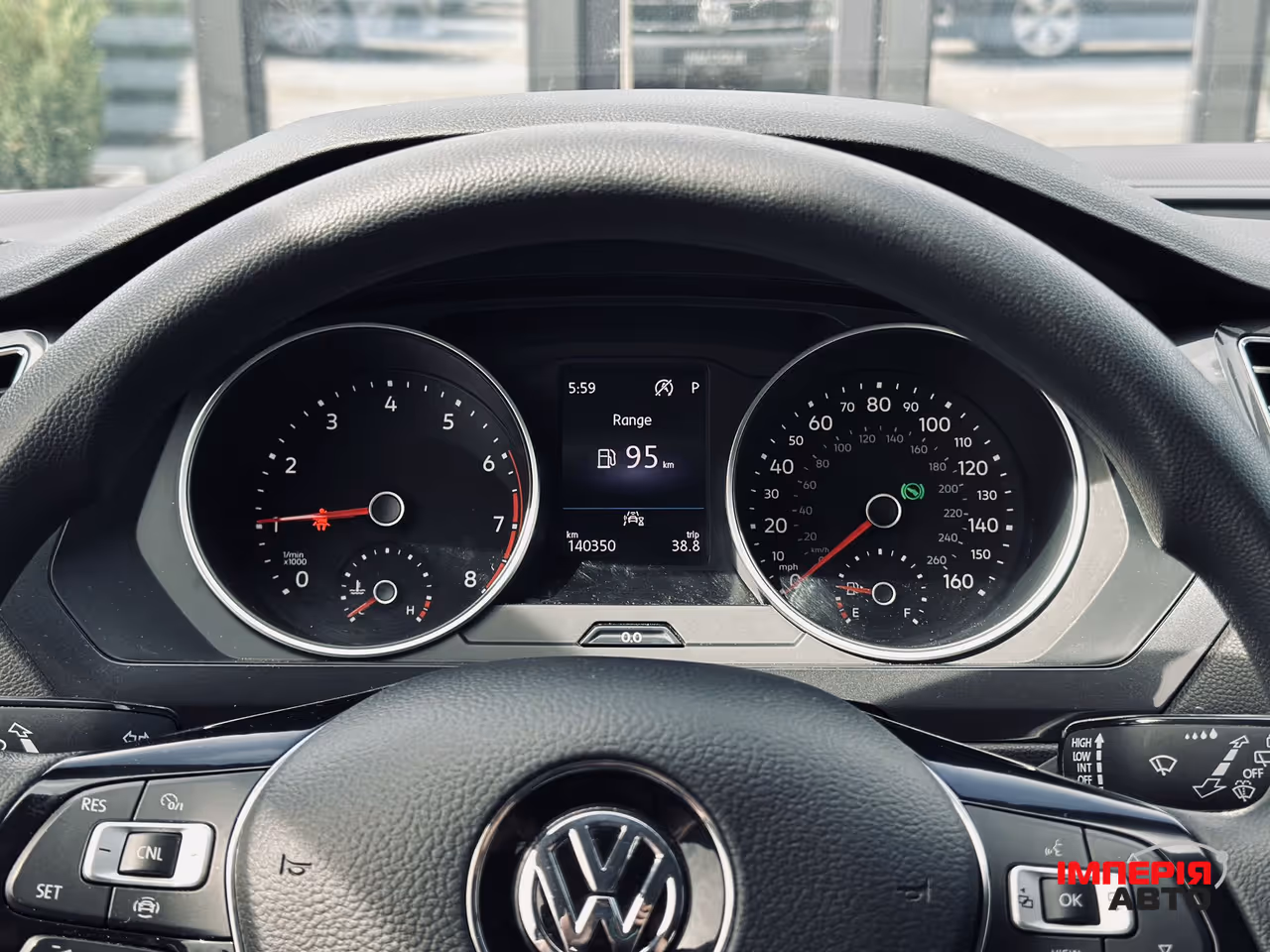 Volkswagen Tiguan - фото 7