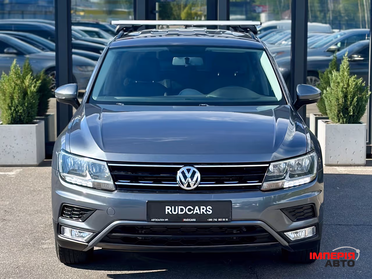 Volkswagen Tiguan - фото 2