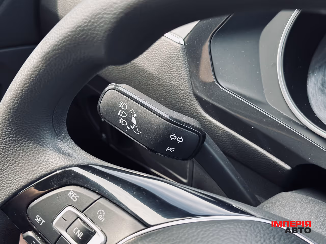 Volkswagen Tiguan - фото 9