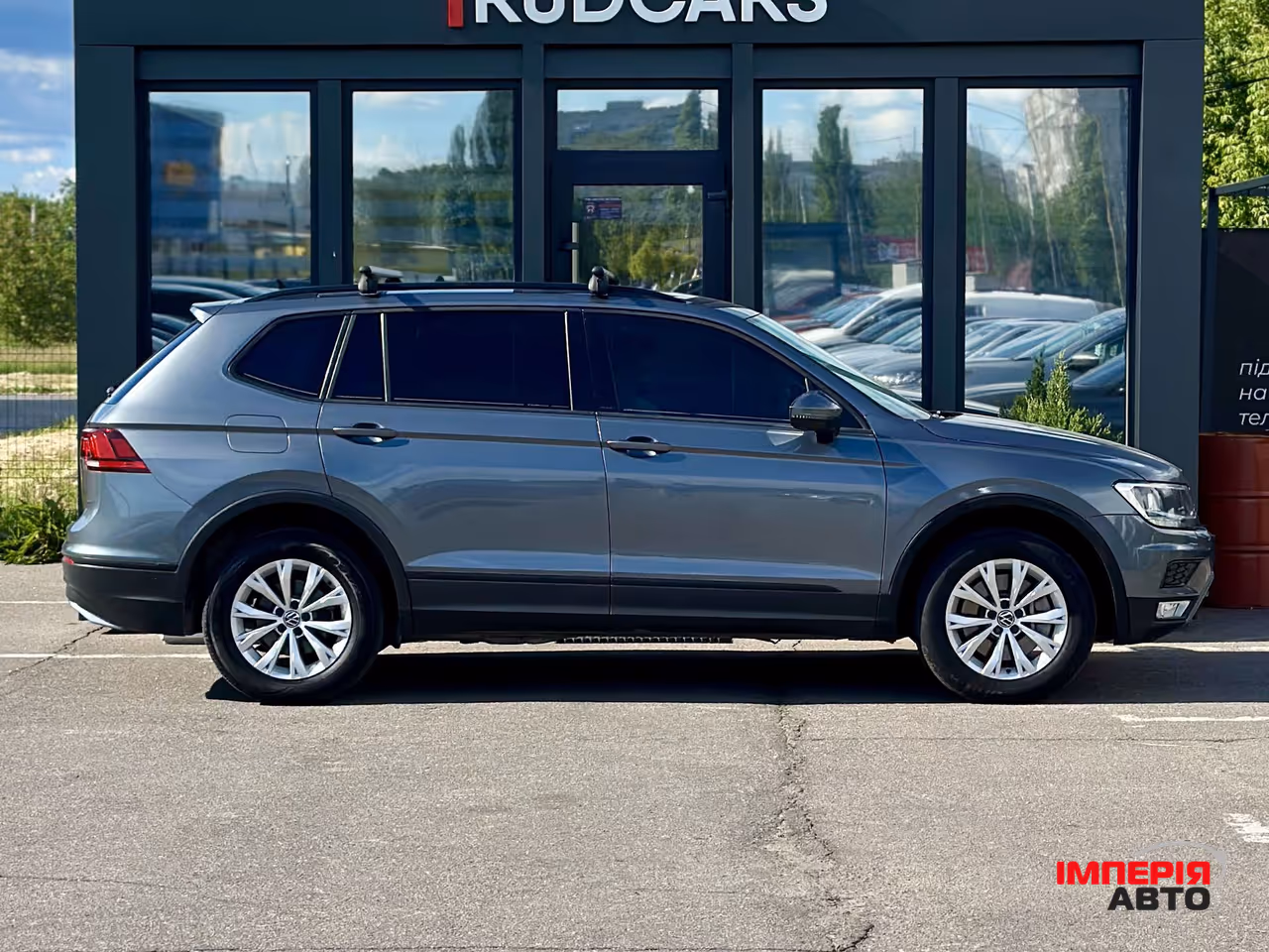 Volkswagen Tiguan - фото 6