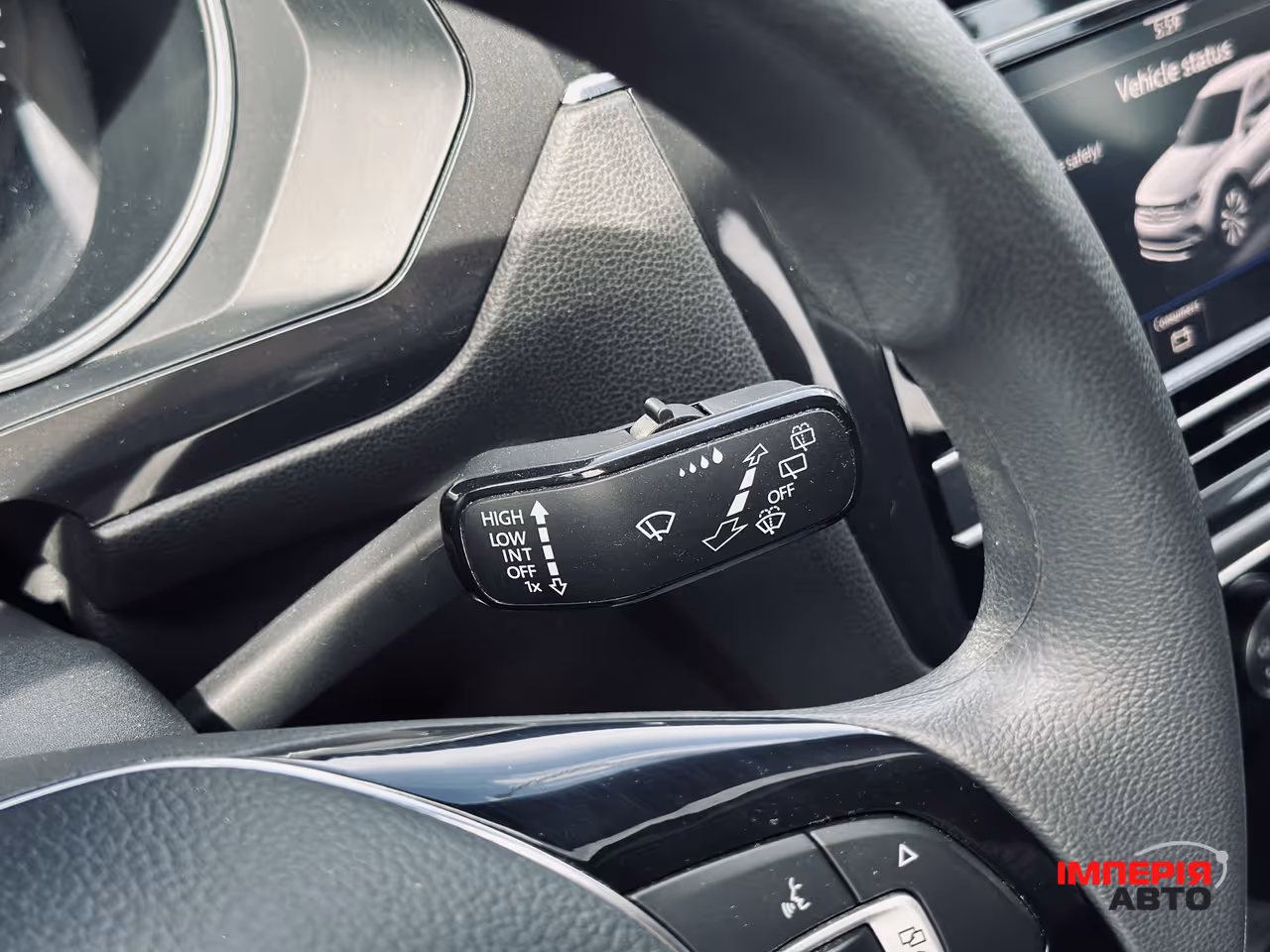 Volkswagen Tiguan - фото 8