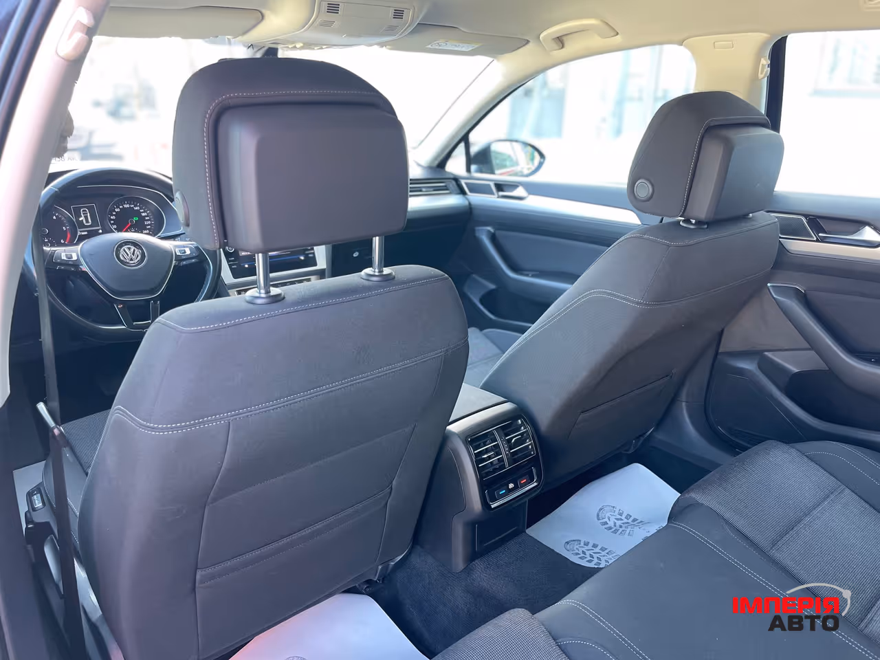 Volkswagen Passat - фото 33