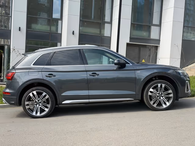 Audi Q5 - фото 5