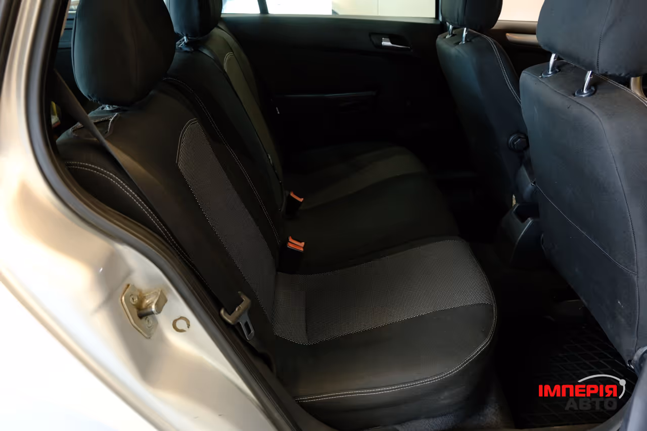 Opel Astra - фото 9