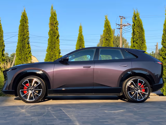 Mazda EZ-60 - зображення 2