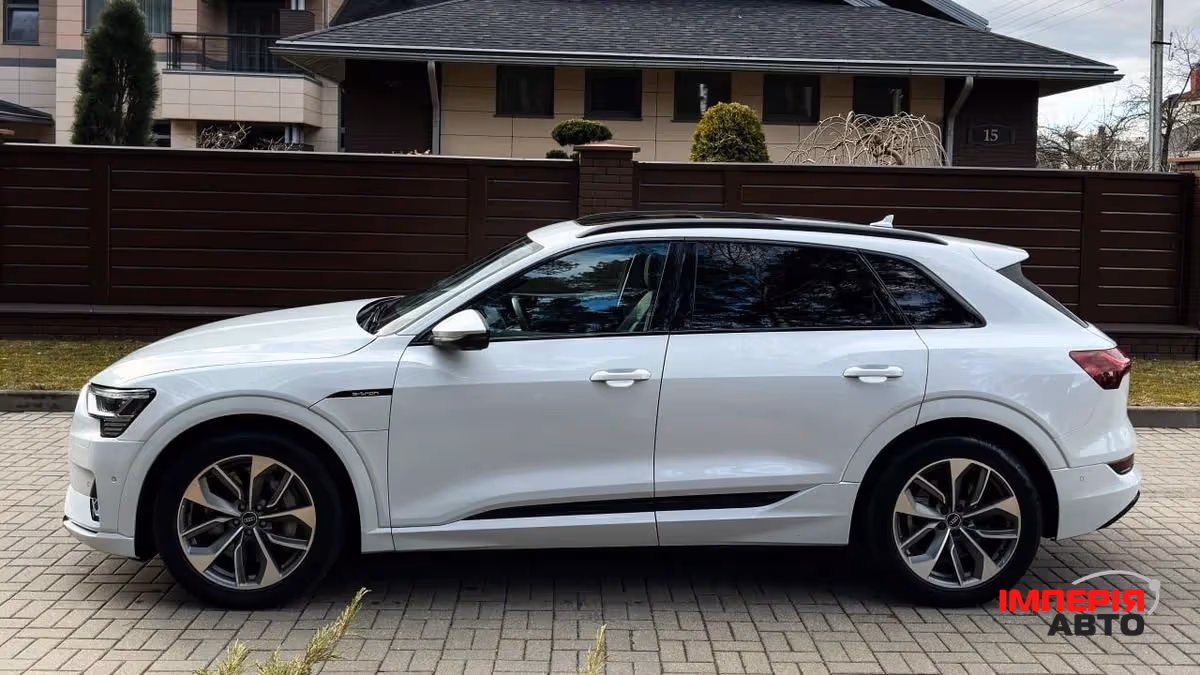 Audi e-tron S - фото 8