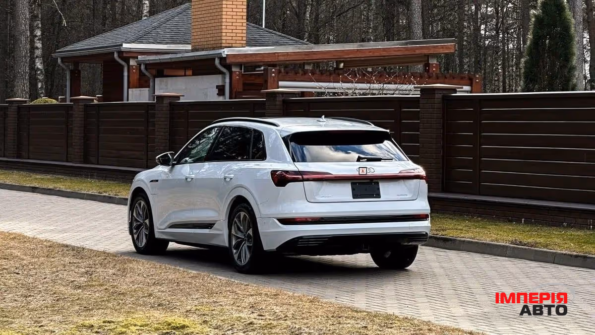 Audi e-tron S - фото 7