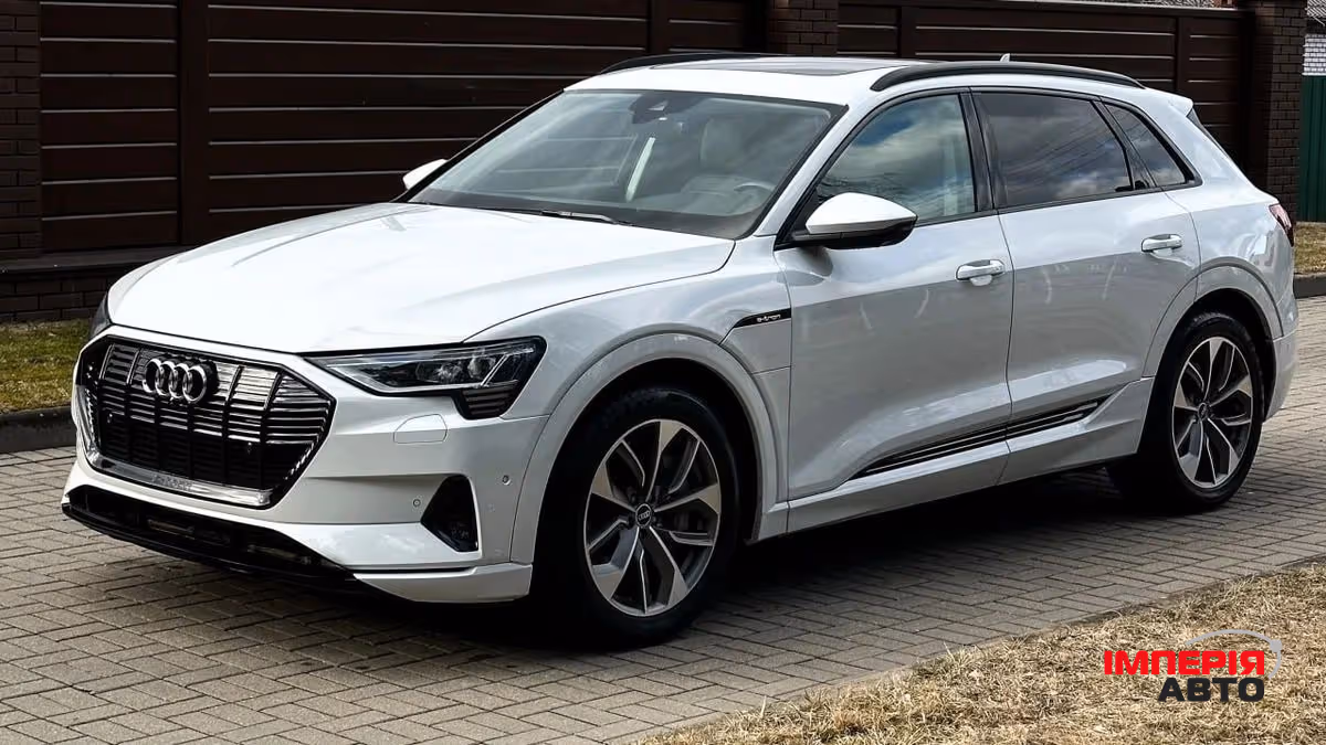 Audi e-tron S - фото 1