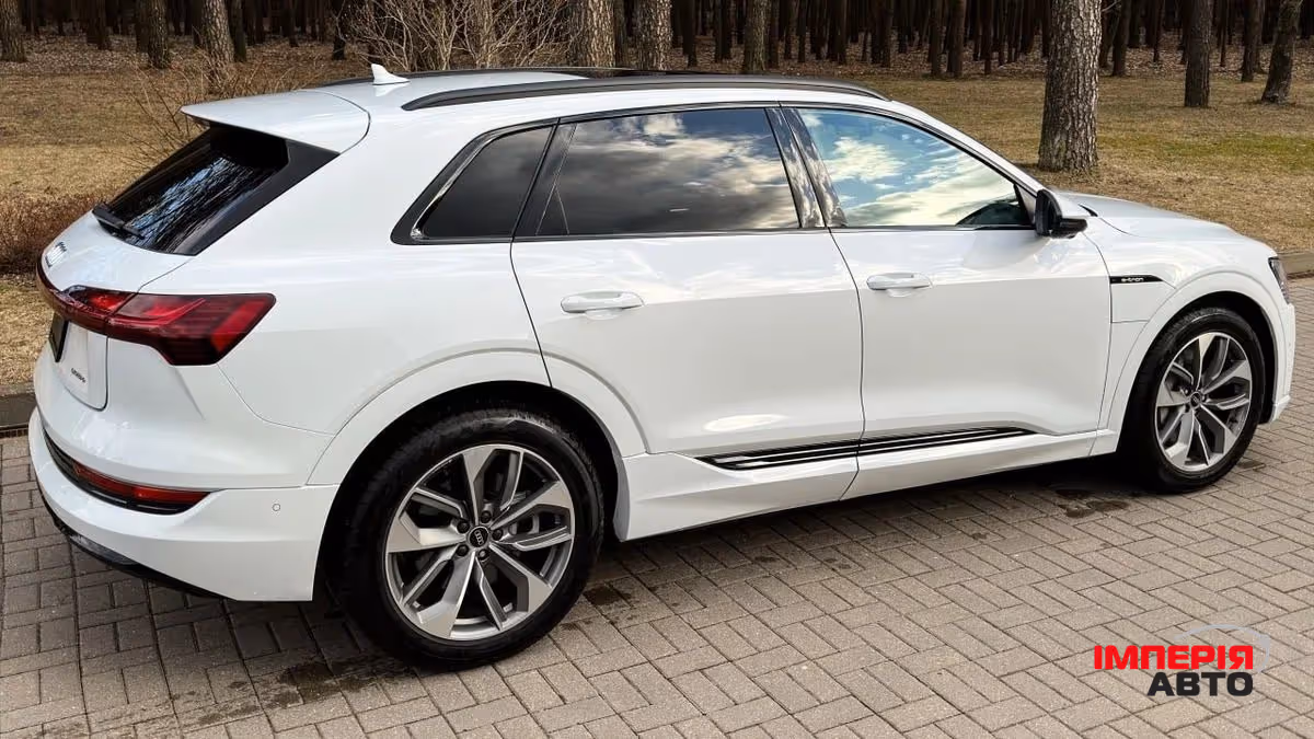 Audi e-tron S - фото 3