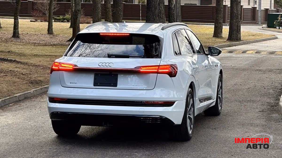 Audi e-tron S - фото 5