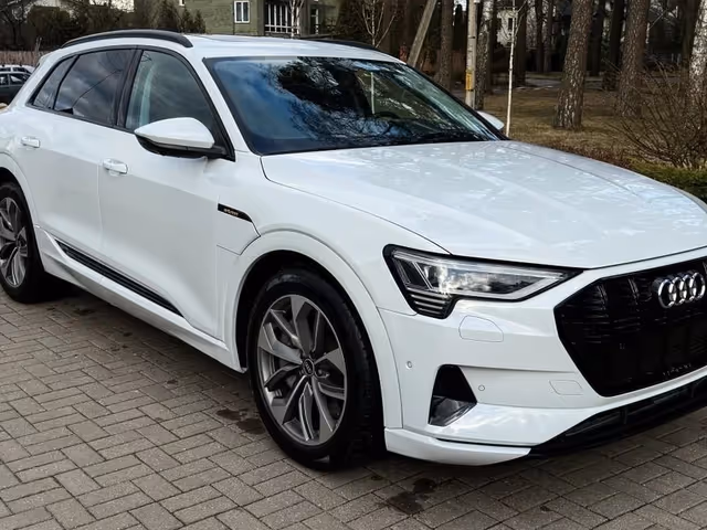 Audi e-tron S - фото 2